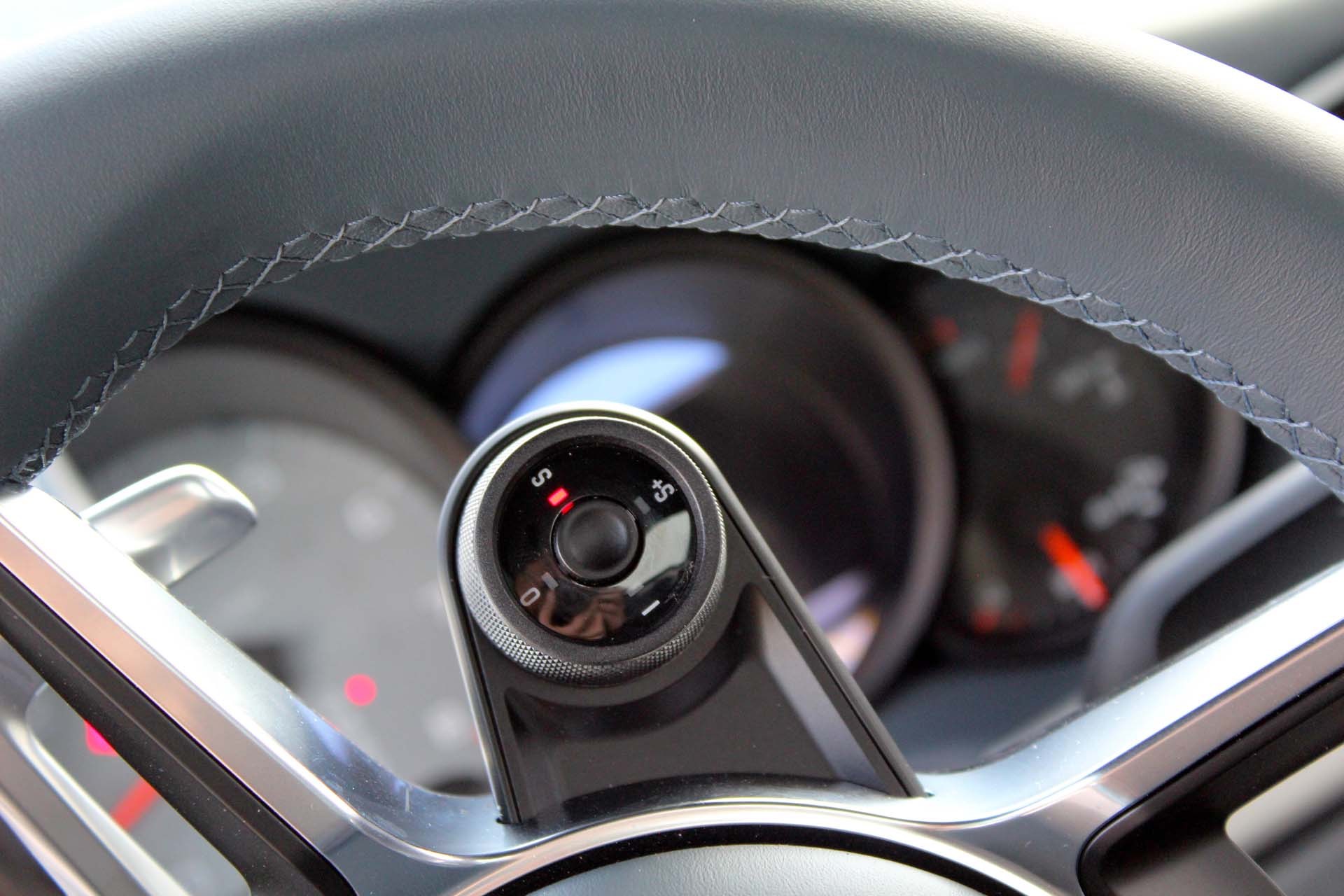 A new rotary switch on the steering wheel gives easy access to drive modes – Normal, Sport, Sport Plus and Individual. Press the button in the centre and you get 20 seconds of full attack mode.